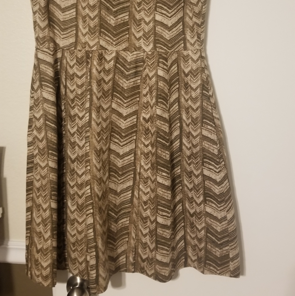 Dress - Picture 4 of 5